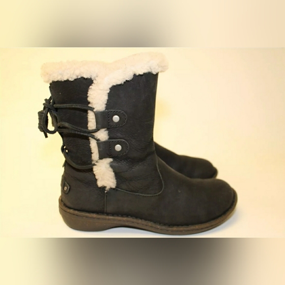 NEW UGG Akadia Womens Size 8 39 Black Leather Shearling Back Lace Up Boots 10077 - Picture 4 of 10